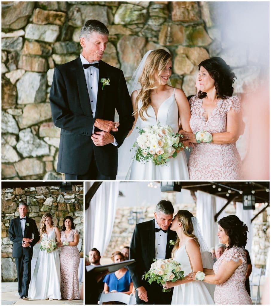 Rainy wedding ceremony at the Omni Grove Park Inn in Asheville | Kathy Beaver Photography