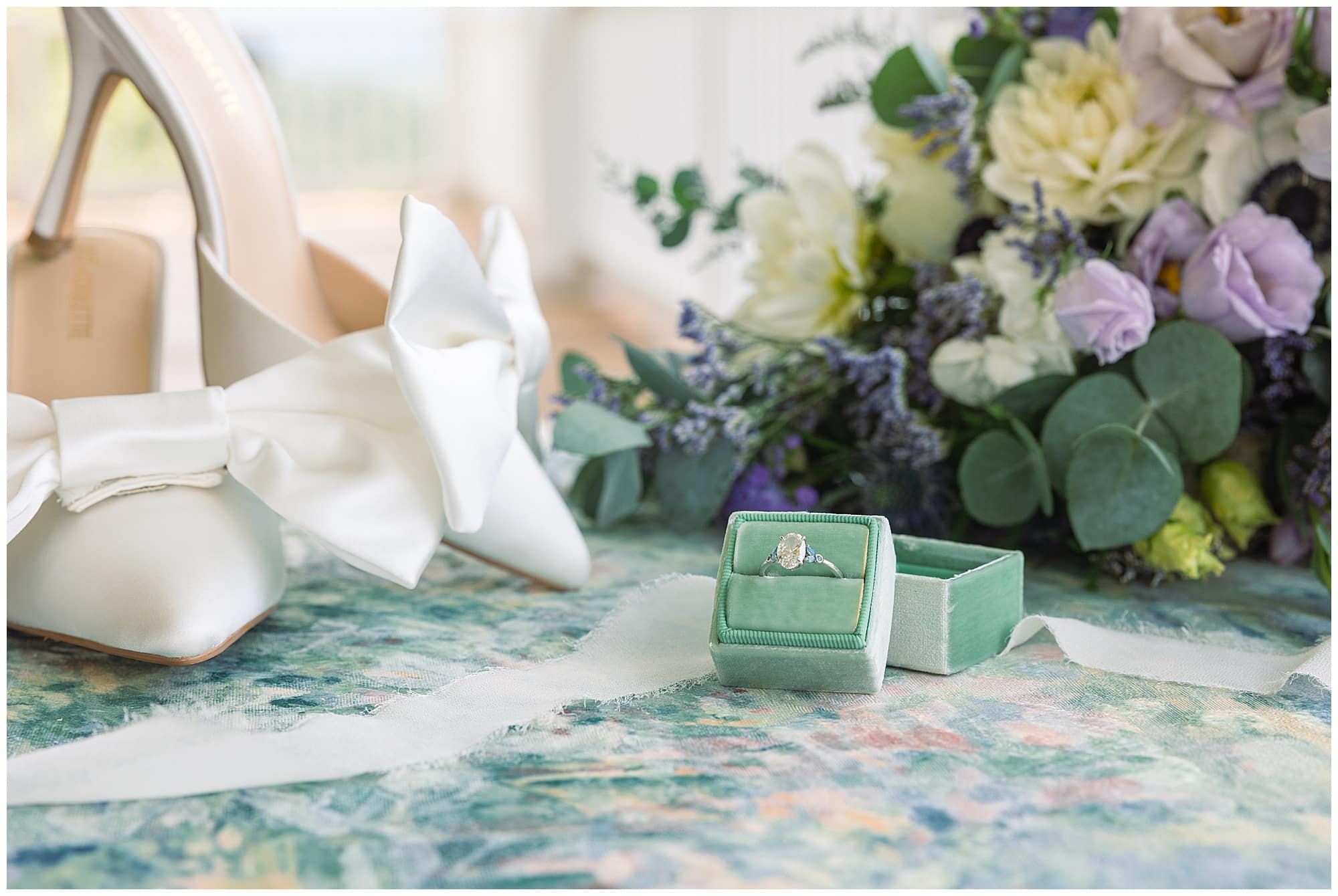 Wedding-Details-on-Monet-Inspired-Backdrop
